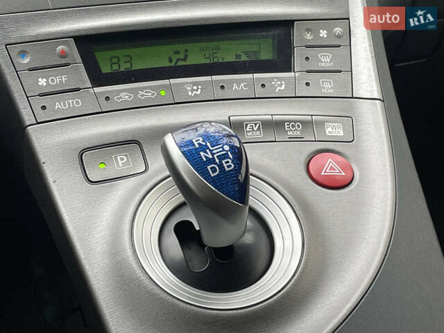 Серый Тойота Приус, объемом двигателя 1.8 л и пробегом 116 тыс. км за 12500 $, фото 19 на Automoto.ua