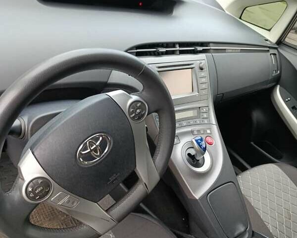 Серый Тойота Приус, объемом двигателя 1.8 л и пробегом 117 тыс. км за 12000 $, фото 8 на Automoto.ua