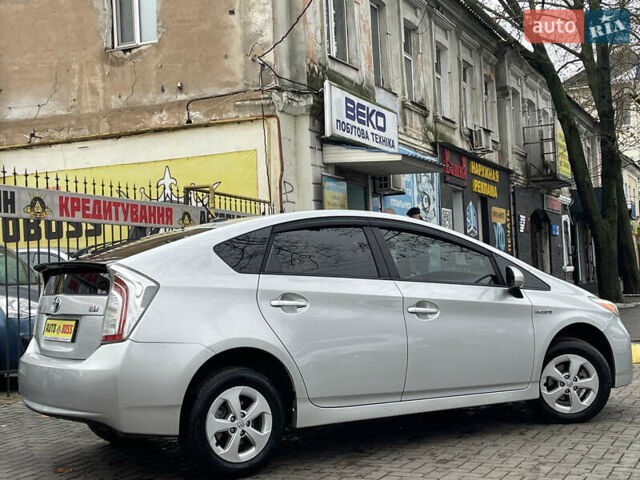 Серый Тойота Приус, объемом двигателя 1.8 л и пробегом 116 тыс. км за 12500 $, фото 5 на Automoto.ua