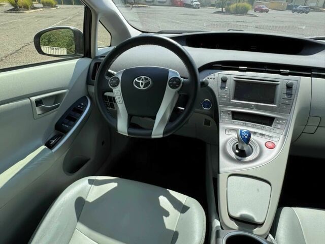 Серый Тойота Приус, объемом двигателя 1.8 л и пробегом 80 тыс. км за 8500 $, фото 8 на Automoto.ua