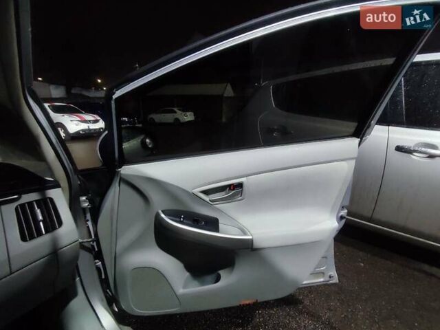 Серый Тойота Приус, объемом двигателя 1.8 л и пробегом 437 тыс. км за 10200 $, фото 5 на Automoto.ua