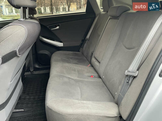 Серый Тойота Приус, объемом двигателя 1.8 л и пробегом 116 тыс. км за 12500 $, фото 11 на Automoto.ua