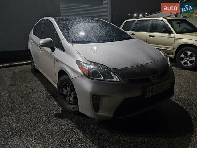 Серый Тойота Приус, объемом двигателя 1.8 л и пробегом 437 тыс. км за 10200 $, фото 1 на Automoto.ua