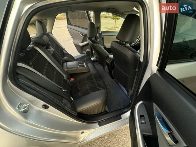 Серый Тойота Приус, объемом двигателя 1.8 л и пробегом 173 тыс. км за 14000 $, фото 11 на Automoto.ua