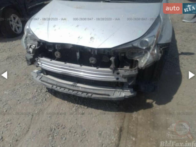 Серый Тойота Приус, объемом двигателя 1.8 л и пробегом 287 тыс. км за 15000 $, фото 45 на Automoto.ua