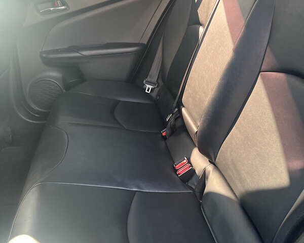 Сірий Тойота Пріус, об'ємом двигуна 1.8 л та пробігом 221 тис. км за 15200 $, фото 4 на Automoto.ua