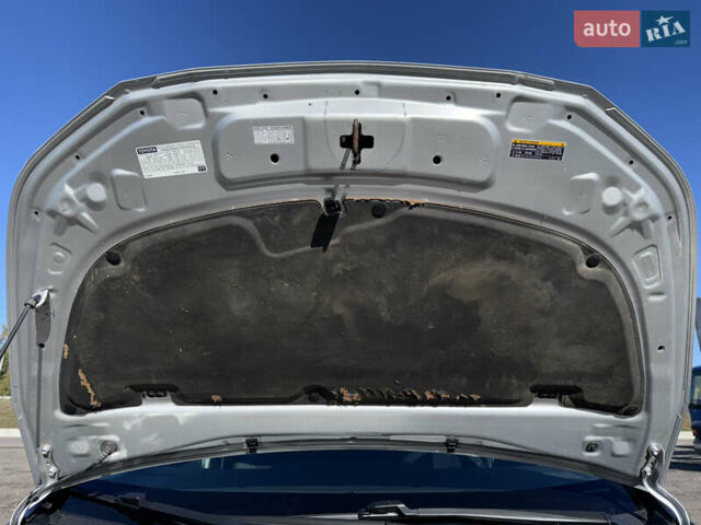 Серый Тойота Приус, объемом двигателя 1.8 л и пробегом 287 тыс. км за 15000 $, фото 33 на Automoto.ua