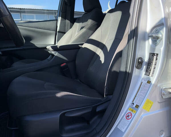 Серый Тойота Приус, объемом двигателя 1.8 л и пробегом 287 тыс. км за 15000 $, фото 14 на Automoto.ua