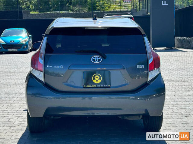 Серый Тойота Приус, объемом двигателя 1.5 л и пробегом 232 тыс. км за 9600 $, фото 4 на Automoto.ua