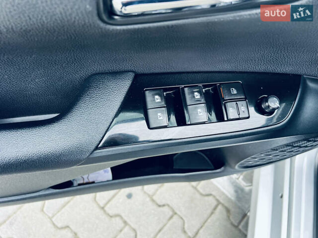 Сірий Тойота Пріус, об'ємом двигуна 1.8 л та пробігом 153 тис. км за 15800 $, фото 29 на Automoto.ua