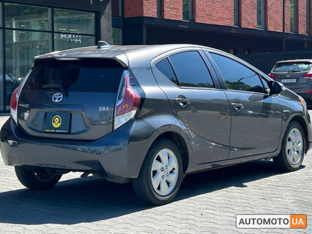 Серый Тойота Приус, объемом двигателя 1.5 л и пробегом 232 тыс. км за 9600 $, фото 5 на Automoto.ua