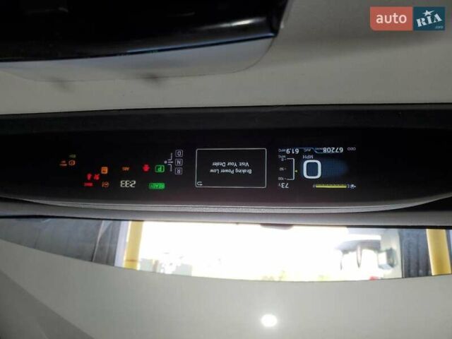 Серый Тойота Приус, объемом двигателя 1.8 л и пробегом 107 тыс. км за 2400 $, фото 8 на Automoto.ua