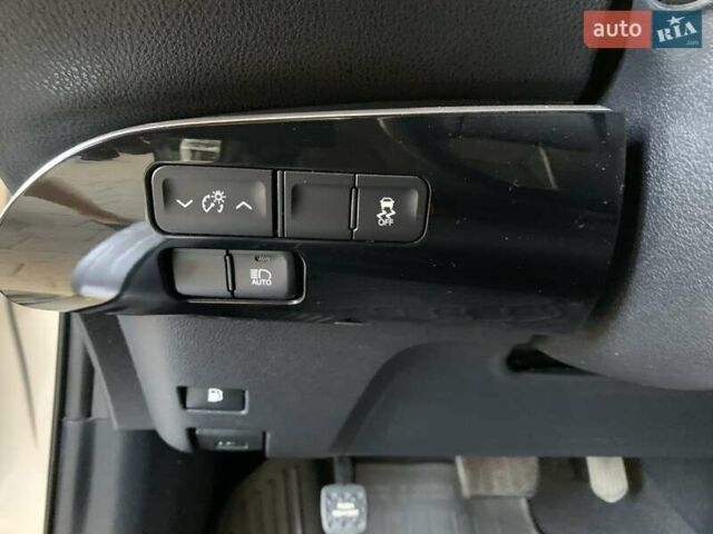 Сірий Тойота Пріус, об'ємом двигуна 1.8 л та пробігом 191 тис. км за 16999 $, фото 23 на Automoto.ua