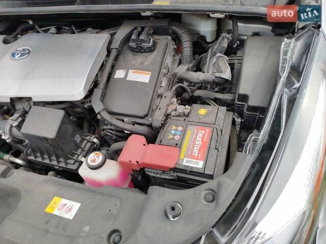 Серый Тойота Приус, объемом двигателя 1.8 л и пробегом 165 тыс. км за 17700 $, фото 5 на Automoto.ua