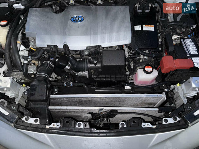 Серый Тойота Приус, объемом двигателя 1.8 л и пробегом 287 тыс. км за 15000 $, фото 53 на Automoto.ua