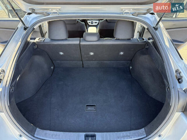 Серый Тойота Приус, объемом двигателя 1.8 л и пробегом 287 тыс. км за 15000 $, фото 13 на Automoto.ua