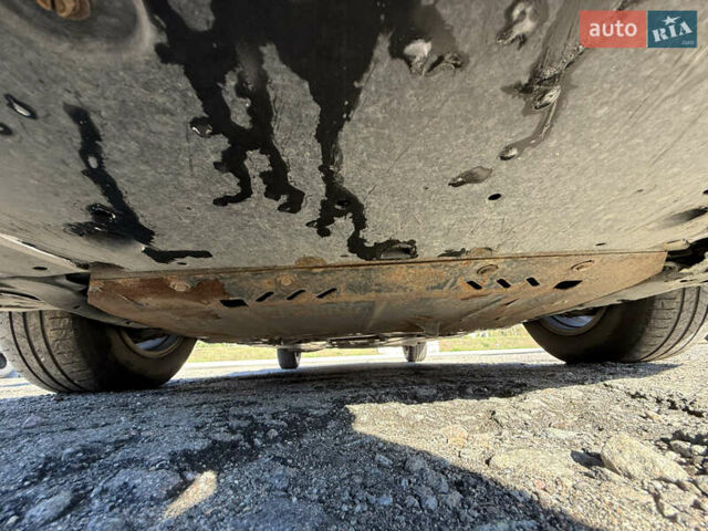 Серый Тойота Приус, объемом двигателя 1.8 л и пробегом 287 тыс. км за 15000 $, фото 28 на Automoto.ua