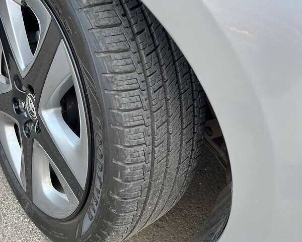 Сірий Тойота Пріус, об'ємом двигуна 1.8 л та пробігом 69 тис. км за 18800 $, фото 12 на Automoto.ua