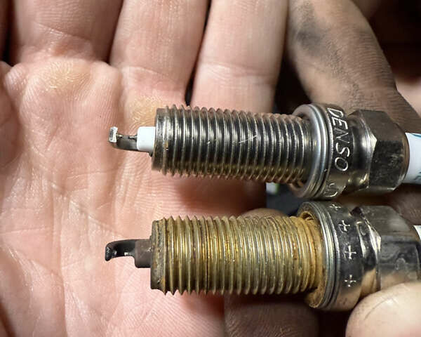 Серый Тойота Приус, объемом двигателя 1.8 л и пробегом 287 тыс. км за 15000 $, фото 48 на Automoto.ua