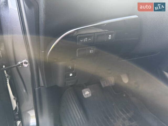 Сірий Тойота Пріус, об'ємом двигуна 1.8 л та пробігом 164 тис. км за 16500 $, фото 13 на Automoto.ua