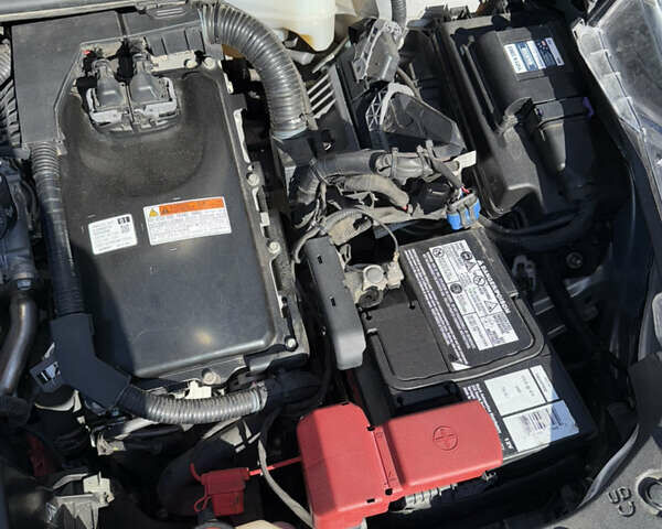 Серый Тойота Приус, объемом двигателя 1.8 л и пробегом 287 тыс. км за 15000 $, фото 32 на Automoto.ua