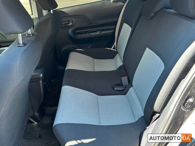 Серый Тойота Приус, объемом двигателя 1.5 л и пробегом 232 тыс. км за 9600 $, фото 13 на Automoto.ua