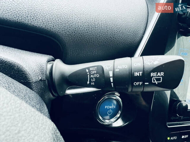 Сірий Тойота Пріус, об'ємом двигуна 1.8 л та пробігом 153 тис. км за 15800 $, фото 36 на Automoto.ua