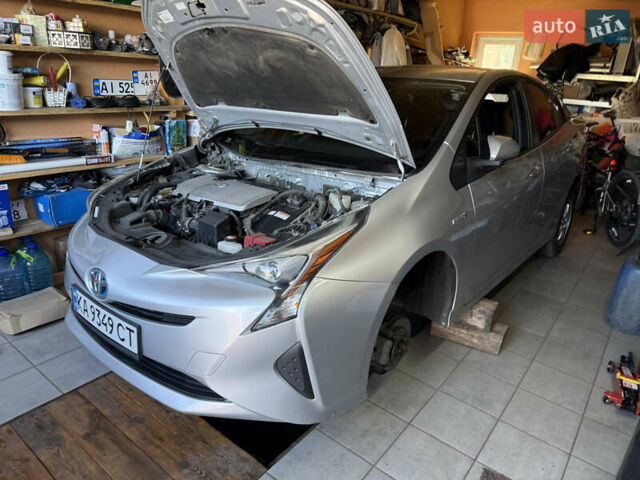 Серый Тойота Приус, объемом двигателя 1.8 л и пробегом 287 тыс. км за 15000 $, фото 50 на Automoto.ua