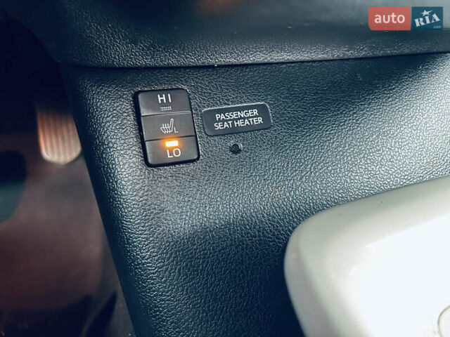 Сірий Тойота Пріус, об'ємом двигуна 1.8 л та пробігом 153 тис. км за 15800 $, фото 32 на Automoto.ua