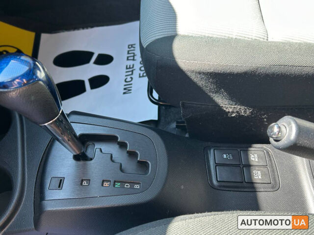 Серый Тойота Приус, объемом двигателя 1.5 л и пробегом 232 тыс. км за 9600 $, фото 9 на Automoto.ua