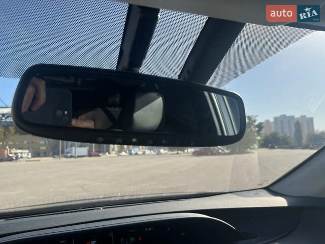 Сірий Тойота Пріус, об'ємом двигуна 1.8 л та пробігом 221 тис. км за 15200 $, фото 16 на Automoto.ua