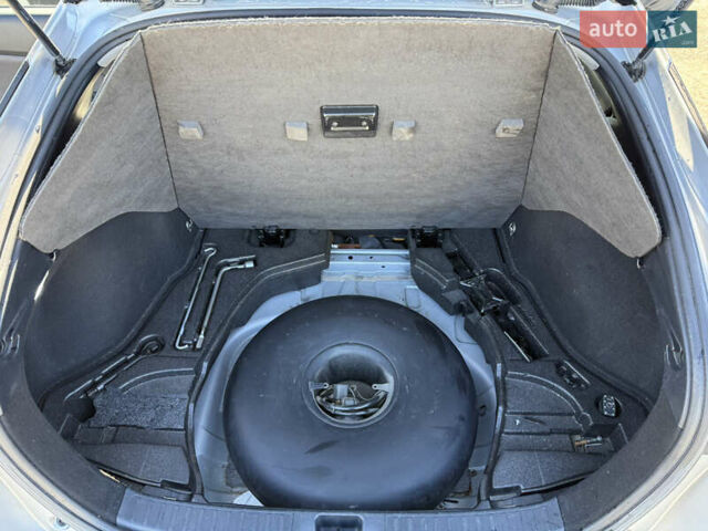 Серый Тойота Приус, объемом двигателя 1.8 л и пробегом 287 тыс. км за 15000 $, фото 26 на Automoto.ua