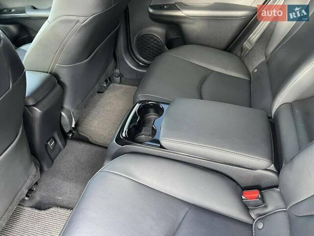 Сірий Тойота Пріус, об'ємом двигуна 1.8 л та пробігом 138 тис. км за 17900 $, фото 53 на Automoto.ua