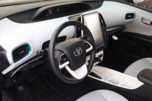 Серый Тойота Приус, объемом двигателя 1.8 л и пробегом 89 тыс. км за 10000 $, фото 8 на Automoto.ua