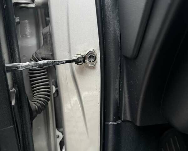 Серый Тойота Приус, объемом двигателя 1.8 л и пробегом 165 тыс. км за 16700 $, фото 8 на Automoto.ua