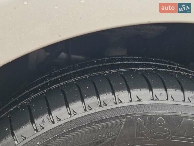 Серый Тойота Приус, объемом двигателя 1.8 л и пробегом 103 тыс. км за 17800 $, фото 17 на Automoto.ua