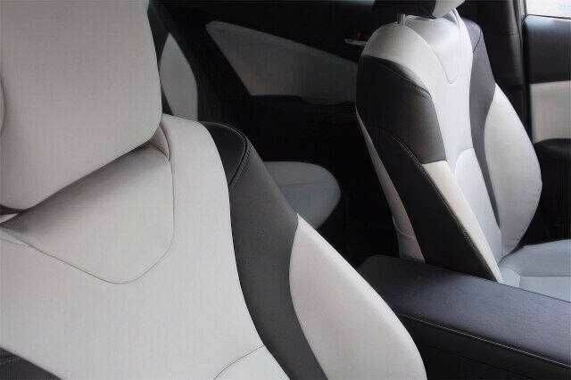 Серый Тойота Приус, объемом двигателя 1.8 л и пробегом 89 тыс. км за 10000 $, фото 12 на Automoto.ua