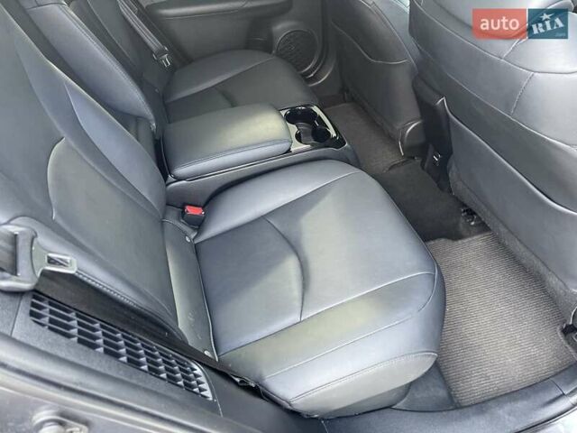 Сірий Тойота Пріус, об'ємом двигуна 1.8 л та пробігом 138 тис. км за 17900 $, фото 59 на Automoto.ua