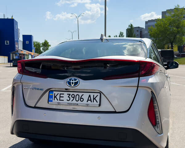 Сірий Тойота Пріус, об'ємом двигуна 1.8 л та пробігом 115 тис. км за 17800 $, фото 14 на Automoto.ua