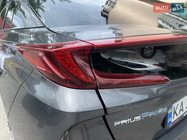 Серый Тойота Приус, объемом двигателя 1.8 л и пробегом 138 тыс. км за 16900 $, фото 2 на Automoto.ua