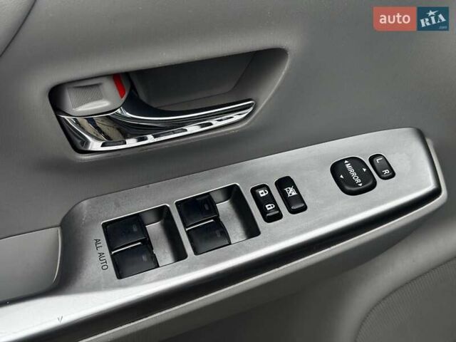 Серый Тойота Приус, объемом двигателя 1.8 л и пробегом 122 тыс. км за 15490 $, фото 9 на Automoto.ua