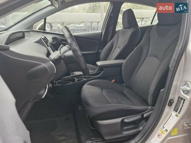 Серый Тойота Приус, объемом двигателя 1.8 л и пробегом 103 тыс. км за 17800 $, фото 7 на Automoto.ua