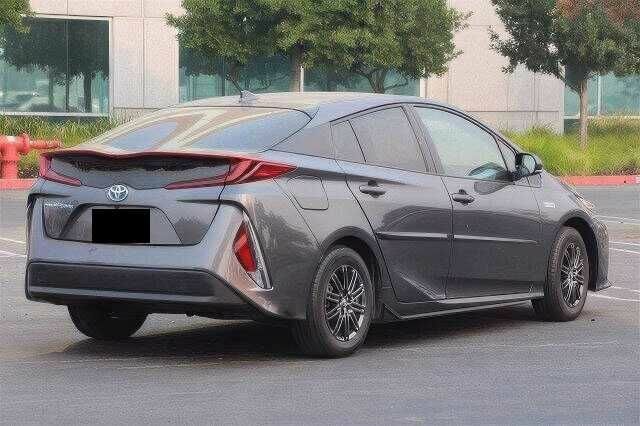 Серый Тойота Приус, объемом двигателя 1.8 л и пробегом 89 тыс. км за 10000 $, фото 4 на Automoto.ua