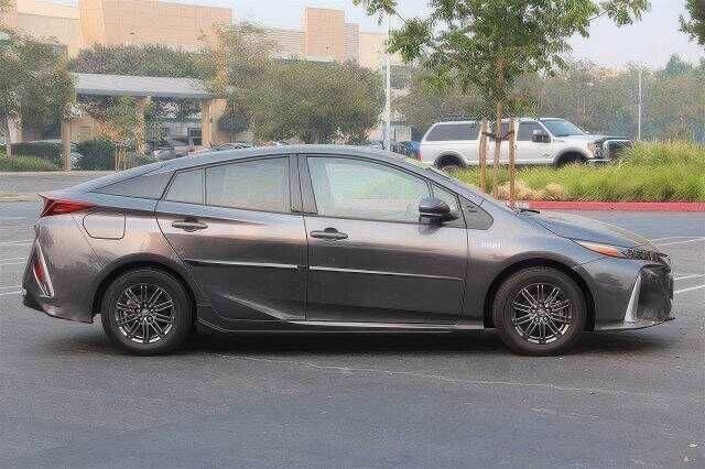 Серый Тойота Приус, объемом двигателя 1.8 л и пробегом 89 тыс. км за 10000 $, фото 3 на Automoto.ua