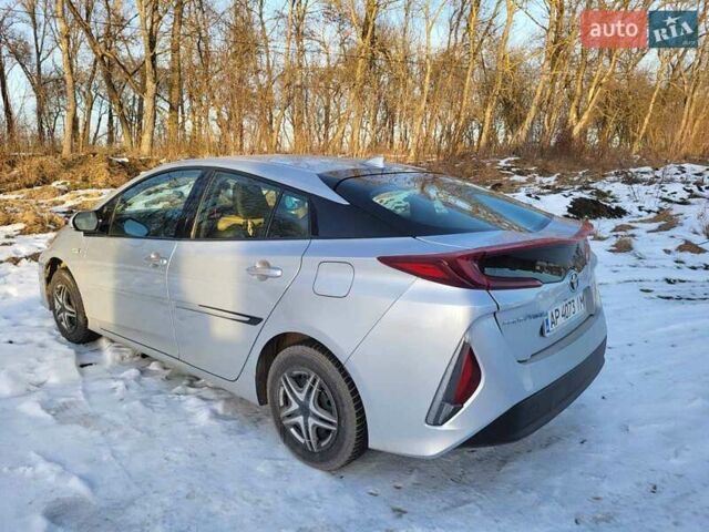 Серый Тойота Приус, объемом двигателя 1.8 л и пробегом 79 тыс. км за 21800 $, фото 4 на Automoto.ua