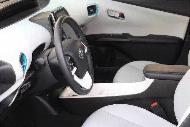 Серый Тойота Приус, объемом двигателя 1.8 л и пробегом 89 тыс. км за 10000 $, фото 9 на Automoto.ua