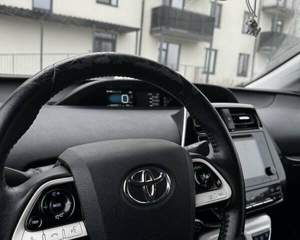 Серый Тойота Приус, объемом двигателя 1.8 л и пробегом 165 тыс. км за 16700 $, фото 4 на Automoto.ua