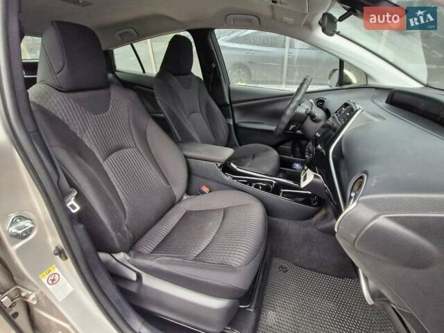 Серый Тойота Приус, объемом двигателя 1.8 л и пробегом 103 тыс. км за 17800 $, фото 9 на Automoto.ua