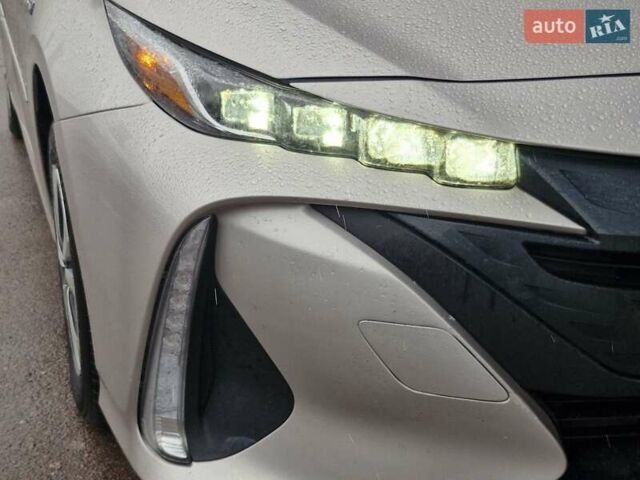 Серый Тойота Приус, объемом двигателя 1.8 л и пробегом 103 тыс. км за 17800 $, фото 22 на Automoto.ua