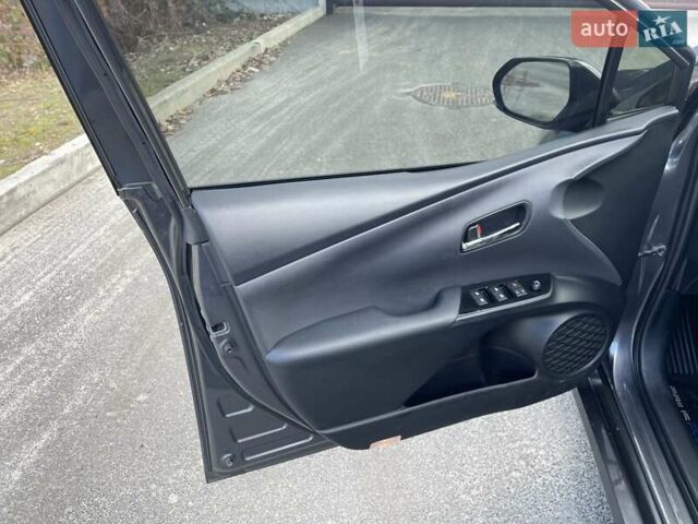 Серый Тойота Приус, объемом двигателя 1.8 л и пробегом 138 тыс. км за 16900 $, фото 49 на Automoto.ua